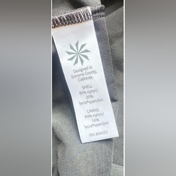 Athleta Strappy Tank With Built In Bra Size 34 B/C Black - Picture 7 of 7